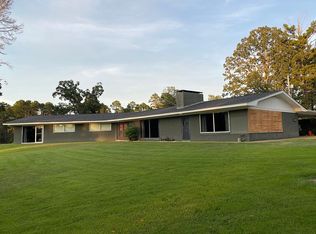 1908 Lakeshore Dr, Tupelo, MS 38804