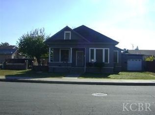 319 W Center St, Hanford, CA 93230