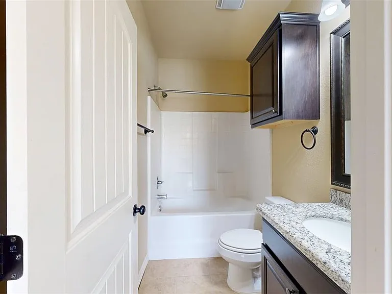 3009 Towers Pkwy — Photo 29