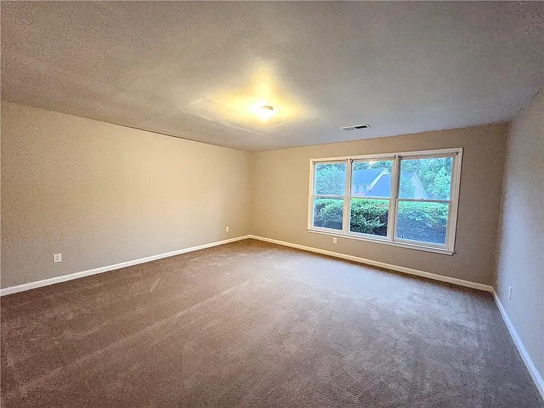 144 Hunters Trce — Photo 14
