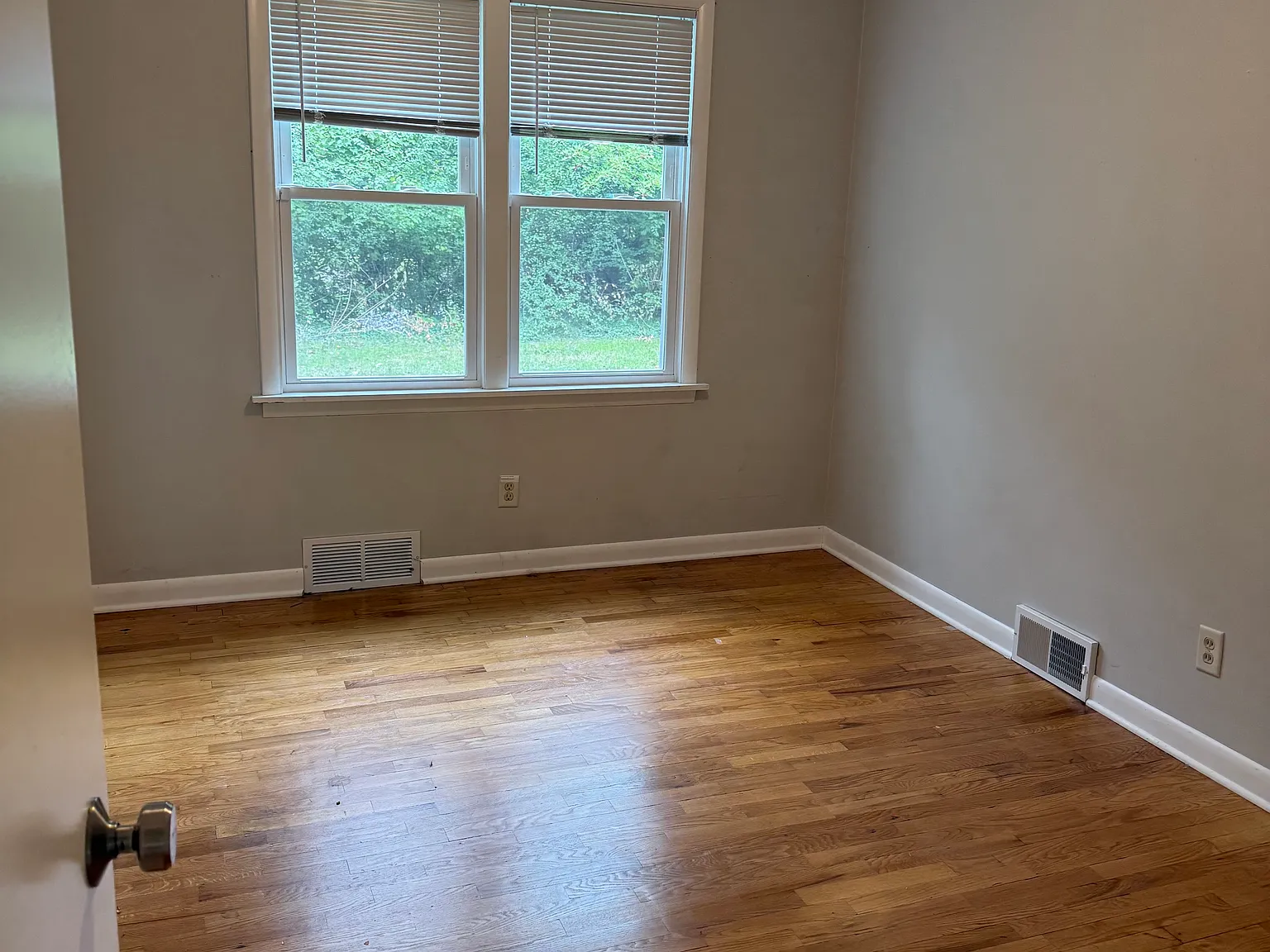 4 bed, 1300 sqft, $1,900 — Photo 3