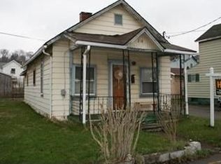 210 1/2 Lutton St, New Castle, PA 16101