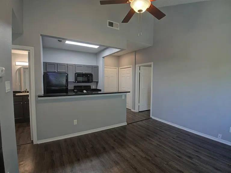 2606 Rio Grande St #305 — Photo 6