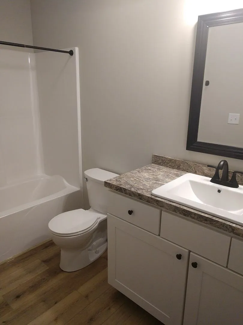 625 Simpson Avenue — Photo 4