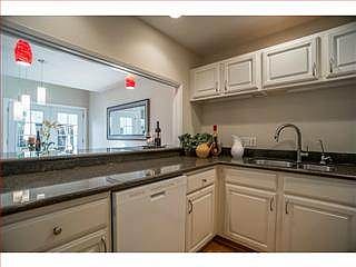 4th image of 421 Sierra Vista Ave APT 5