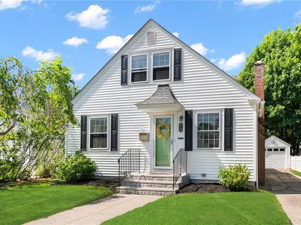 165 Isabella Ave, Providence, RI 02908
