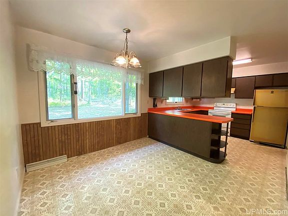 4th image of 828 County Road 550
