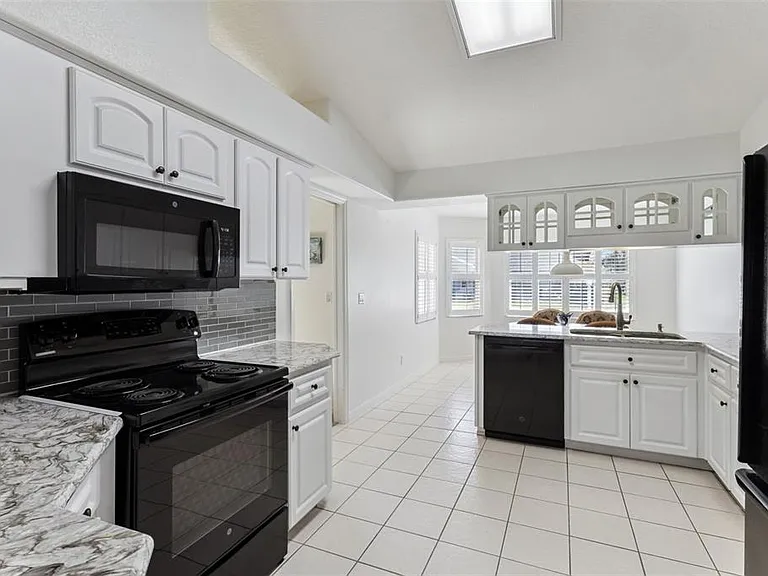 5811 Princess Caroline Pl — Photo 5