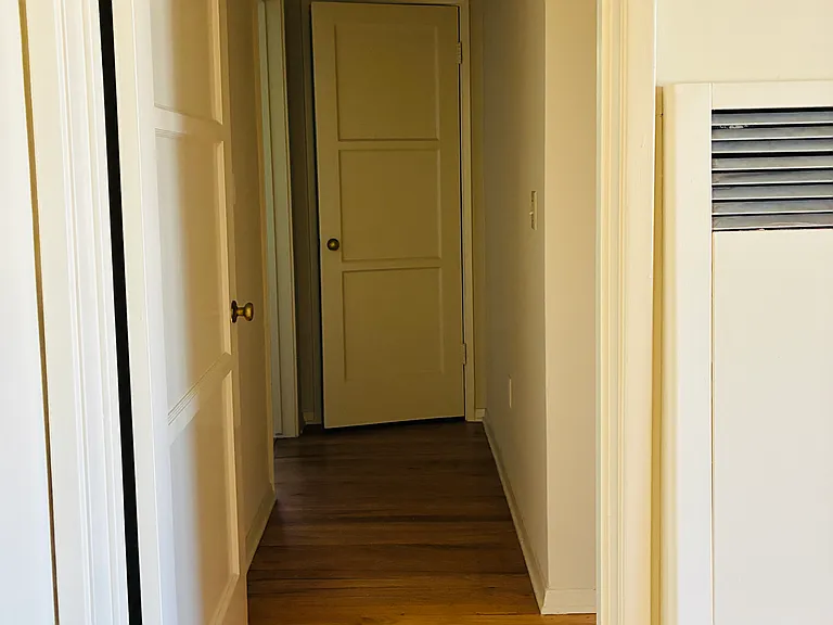 831 Grevelia St #D — Photo 7