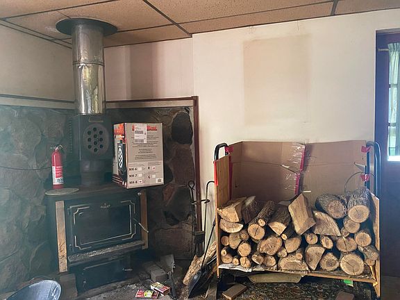 3rd image of 22581 Collier Ave
