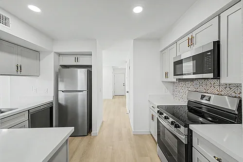 1812 W Village Way Photo 1