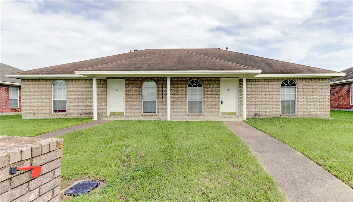 3 bed, 1060 sqft, $1,400 — Photo 1