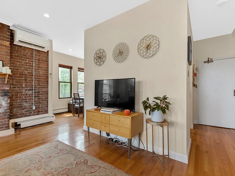 46 Main St #31 — Photo 4