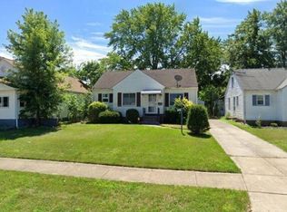 32 Best St, Bedford, OH