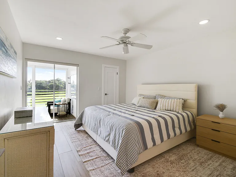 755 Saturn St #D202 — Photo 14