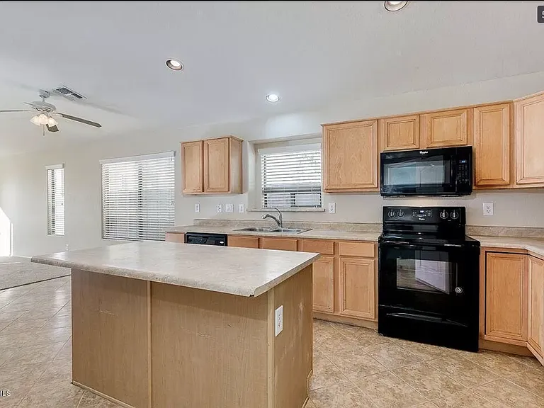 8324 S 48th Dr — Photo 18