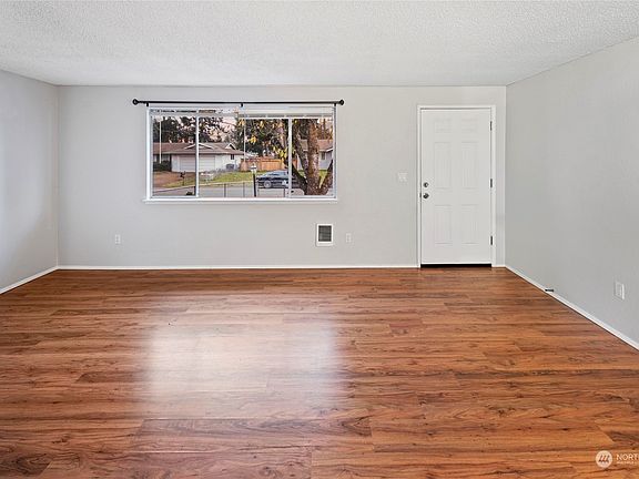 5th image of 22201 44th Avenue E