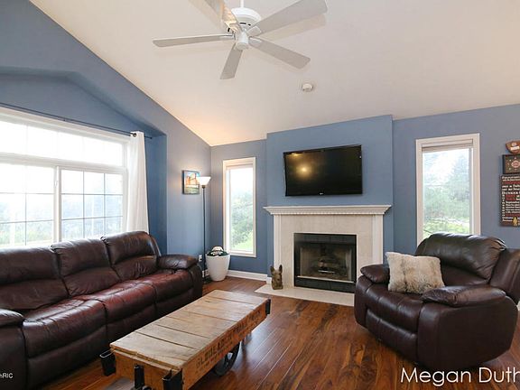 5th image of 4155 Burton St SE