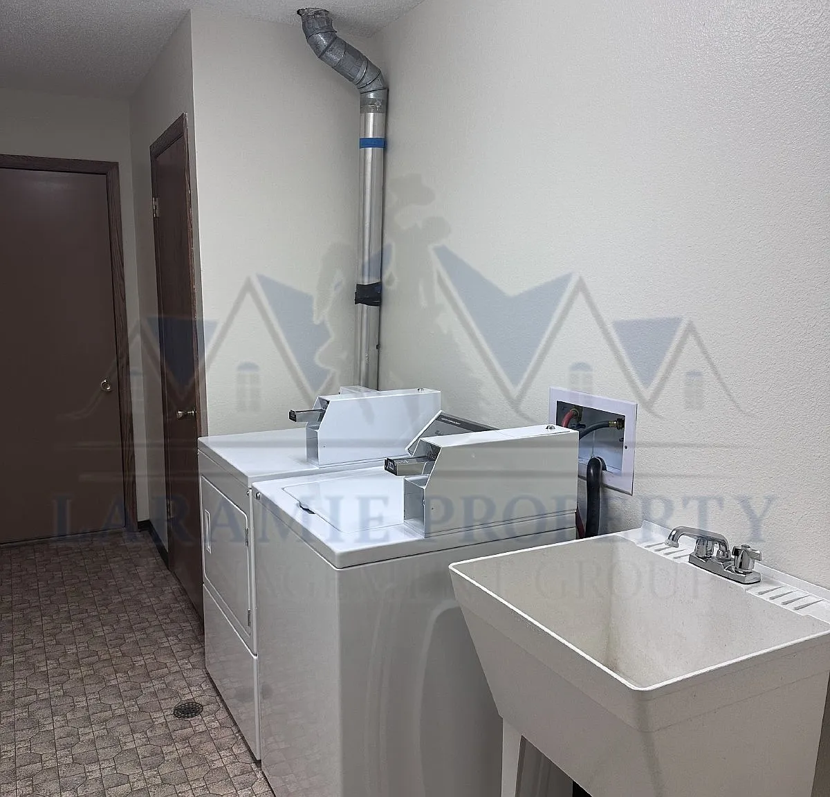 1 bed, 1.0 bath, 700 sqft, $999 — Photo 3