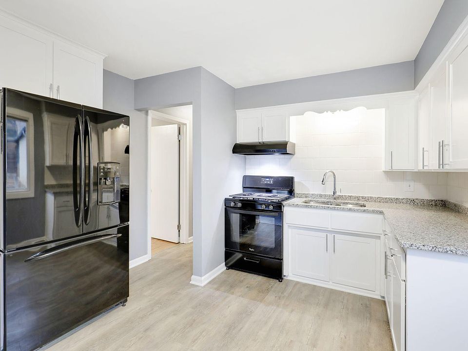 1st image of 2611 Buchanan St NE #1