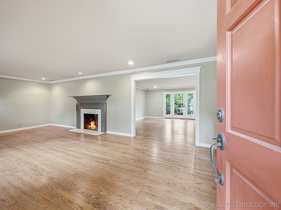 5th image of 3640 S Gary Ave
