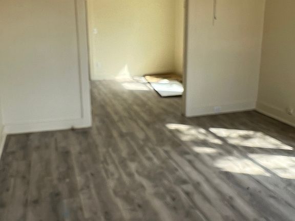 4th image of 611 E Arkansas Ave