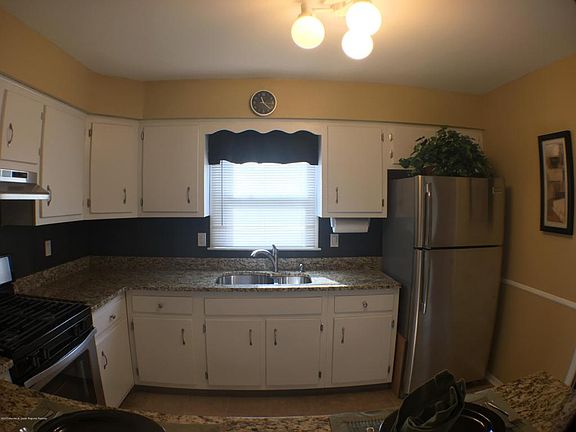 4th image of 51 Edinburgh Dr