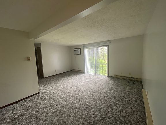 5th image of 600 Northwood Ct #303