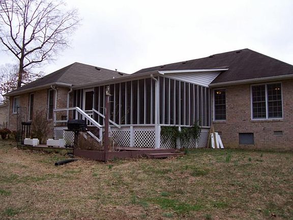 2nd image of 188 Oak Leaf Cir