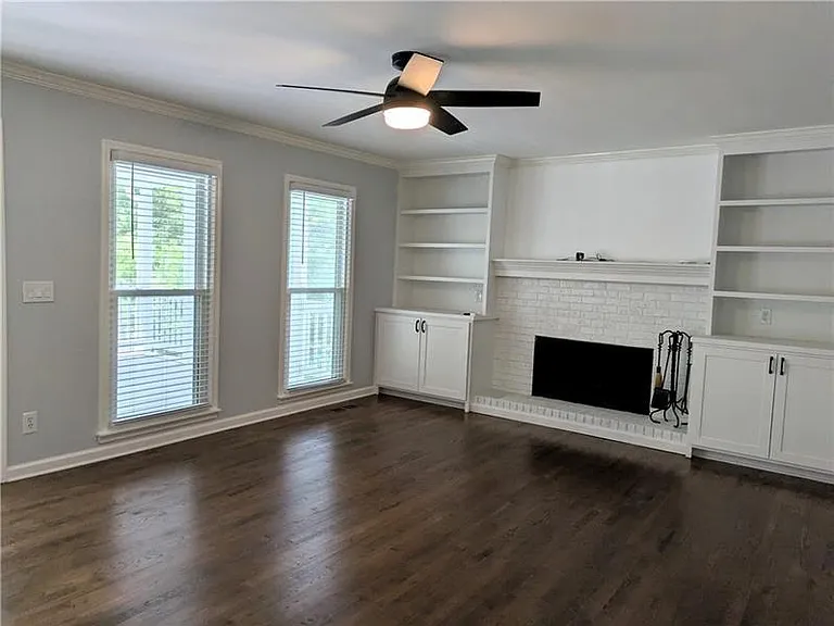220 Indian Hills Ct — Photo 3