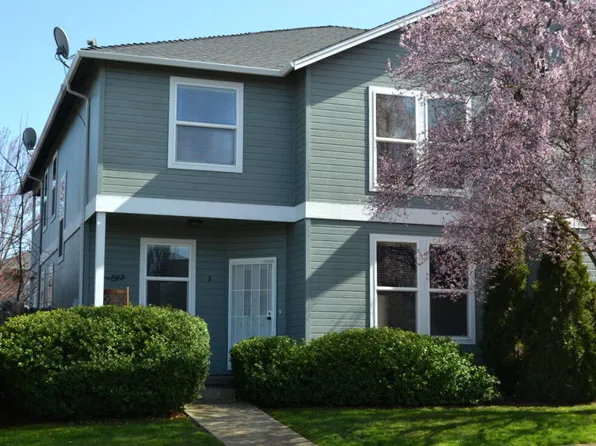 3162 Juniper Ridge Dr #B, Medford, OR 97504