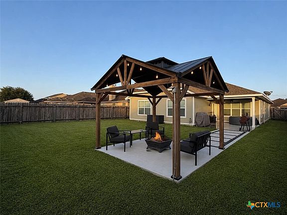 4th image of 210 Cobble Stone Ct