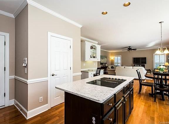 3rd image of 7126 Jardiniere Ct