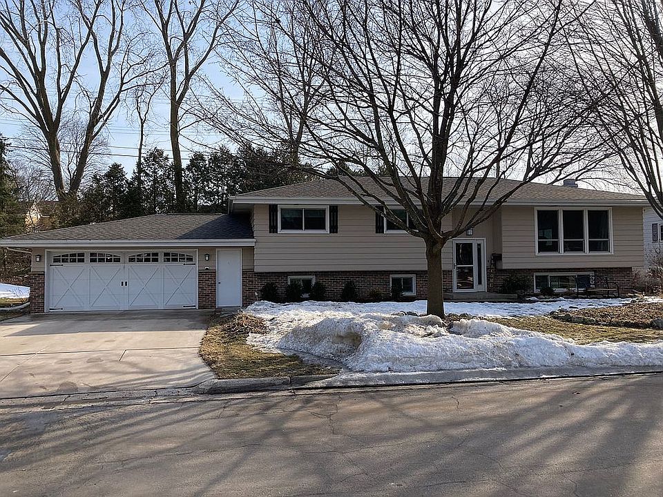 1st image of 179 Willowbrook Dr