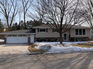 179 Willowbrook Dr, Plymouth, WI 53073