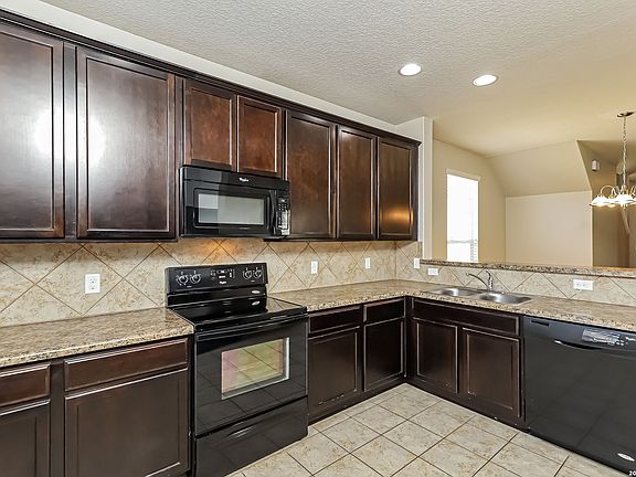 4th image of 3829 Sierra Birch
