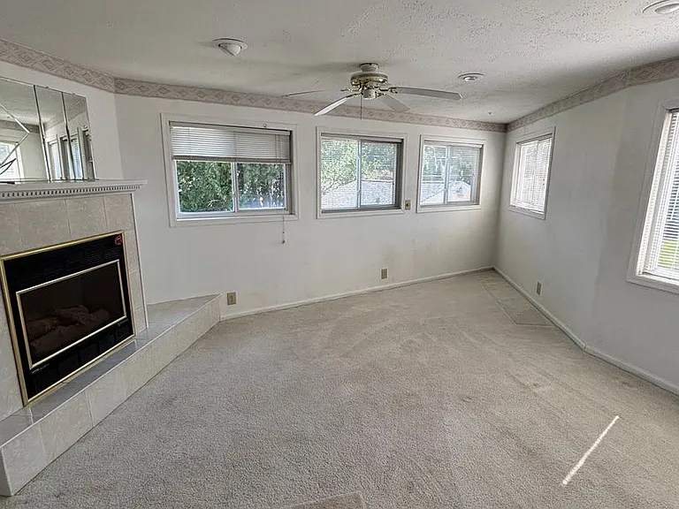 2543 Edgemont Ave — Photo 15