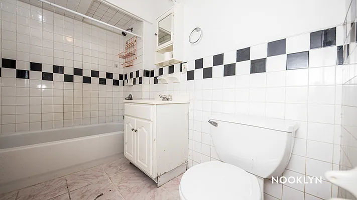 Rented by Nooklyn NYC LLC | media 35