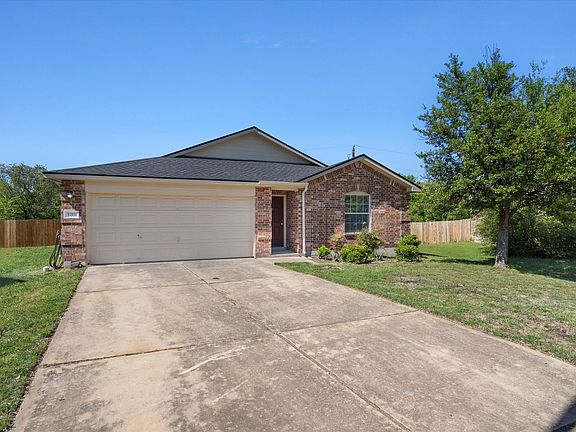 3rd image of 1015 Glen Meadow Cv