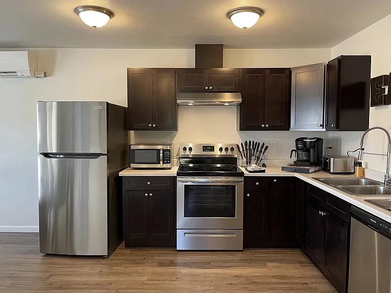 Third and Pines Apartment — Photo 9