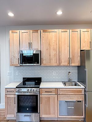 2nd image of 128 W 13th St APT 28