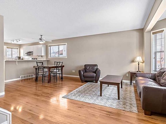 3rd image of 27 NE Chaparral Ridge Way SE