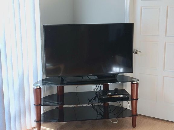 5th image of 75 Edinburgh Dr
