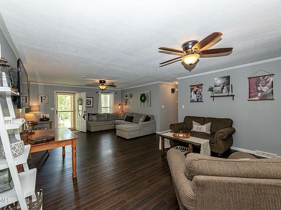 3rd image of 3133 Nickle Point Dr