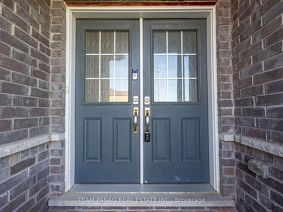 3rd image of 141 Crow St