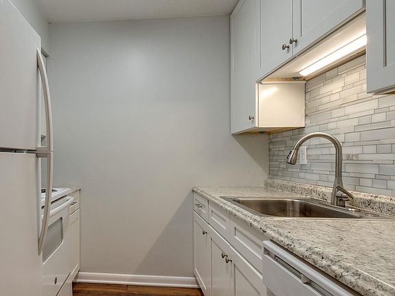 4th image of 420 Walton Ln APT I84