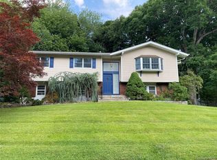 224 Center St, Pearl River, NY 10965