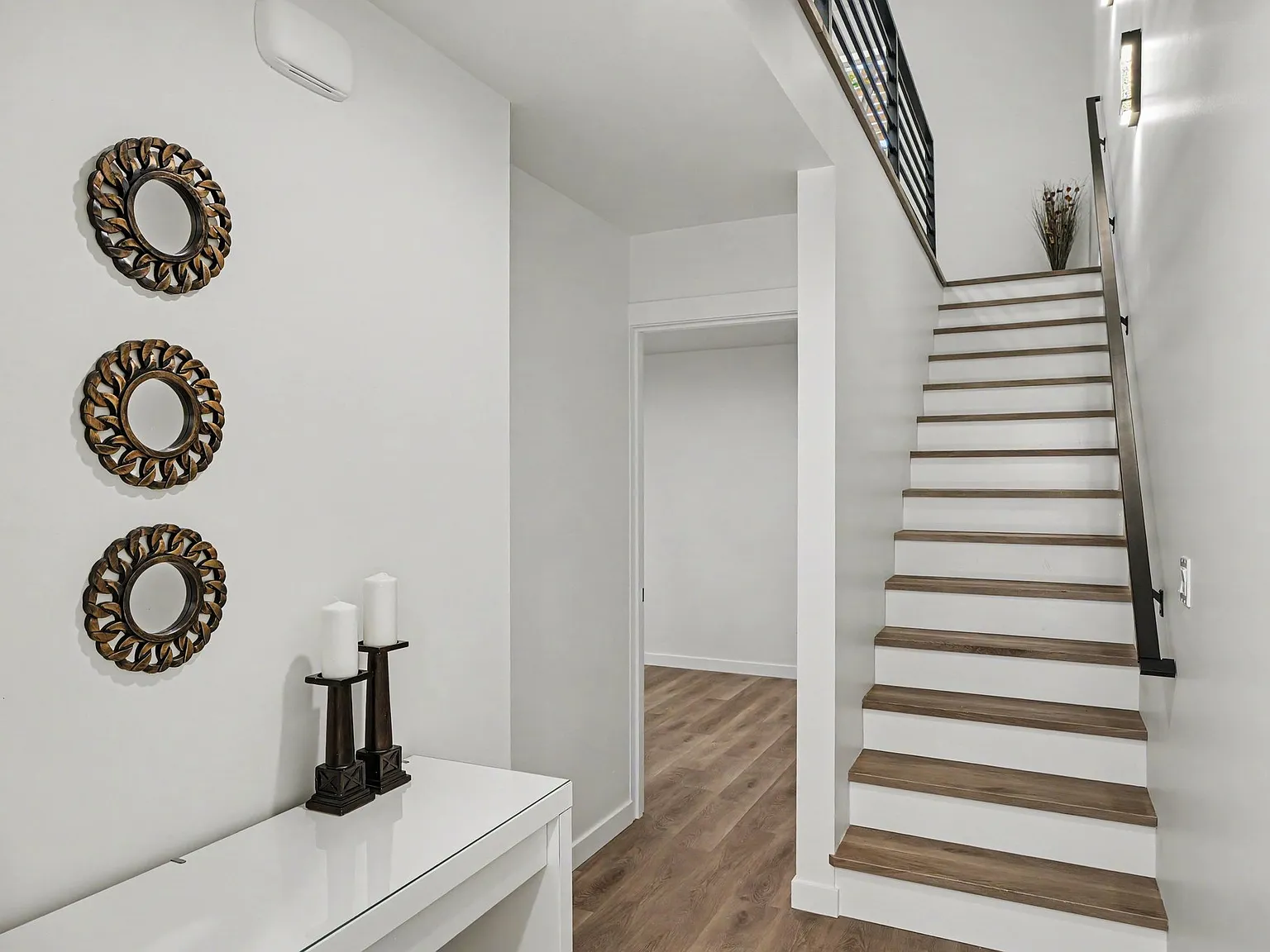 3 bed, 3.5 bath, 1500 sqft, $3,450 — Photo 3