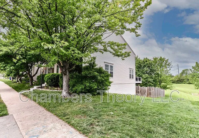235 Shirley Sq SE — Photo 39