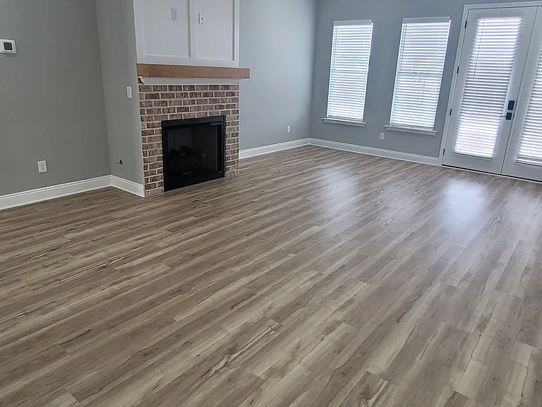 1031 Wessex Dr — Photo 7